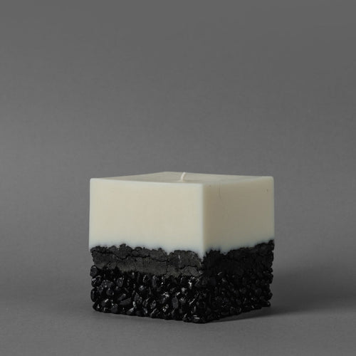 Square candle BLACK