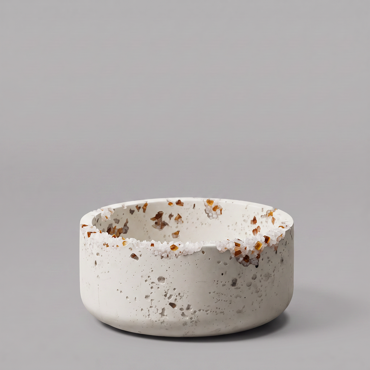 Ideal for keys, jewelry, small accessories, candles, decorative objects, and everyday essentials